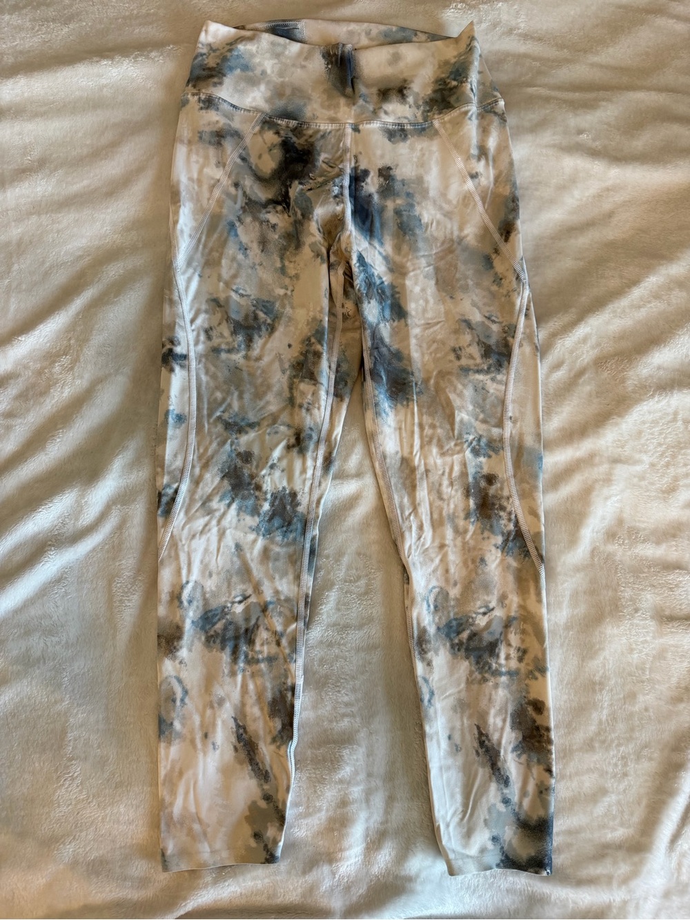 Soma WKND 7/8 Legging in White and Blue Tie-Dye